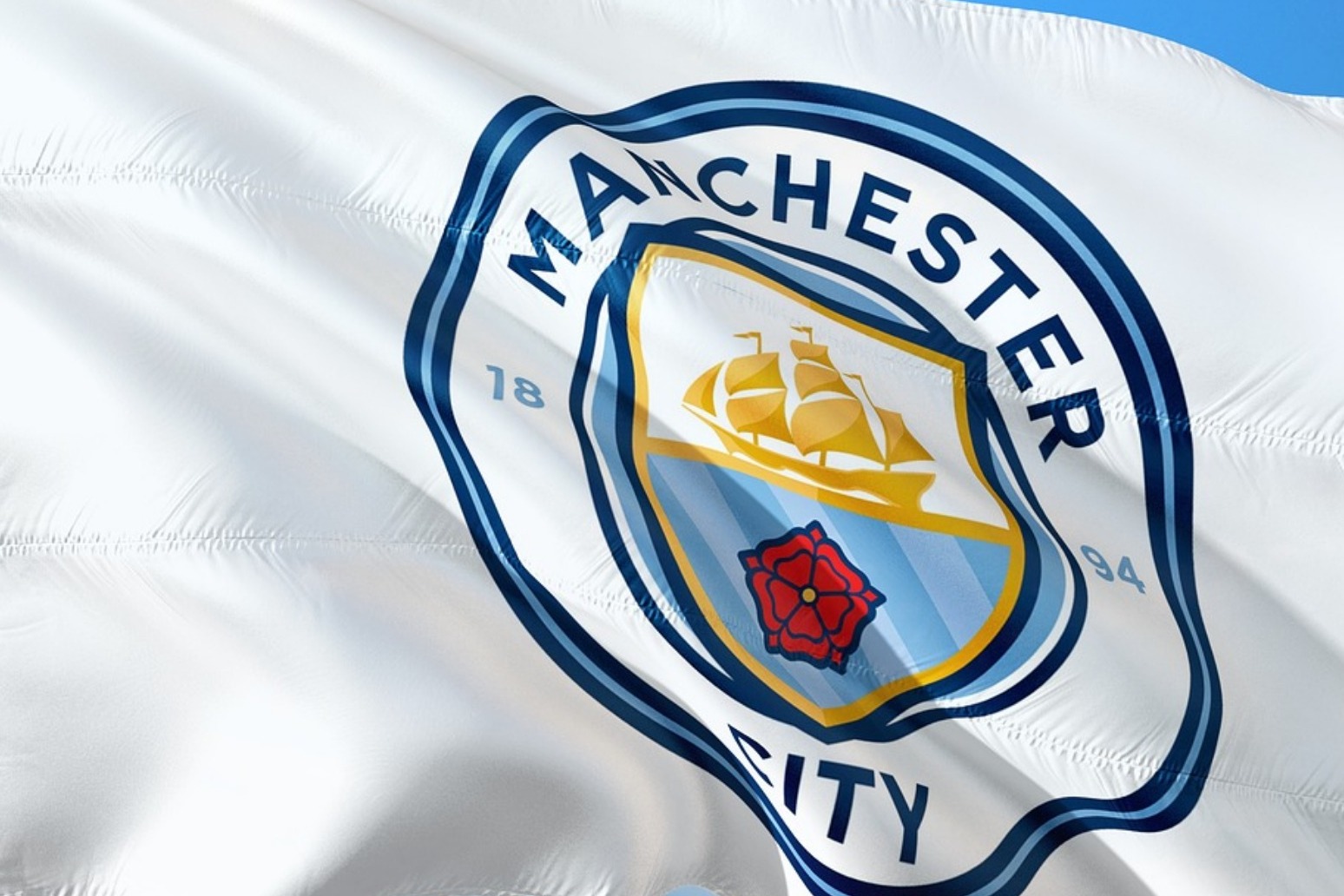 Manchester City retain the Premier League title 